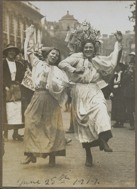 0.031898-untitled-women-dancing-1919-green-bert2.jpg